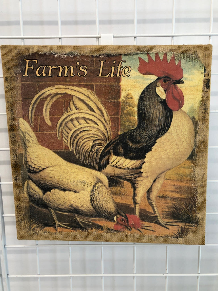 FARM'S LIFE BURLAP ROOSTER WALL HANGING.