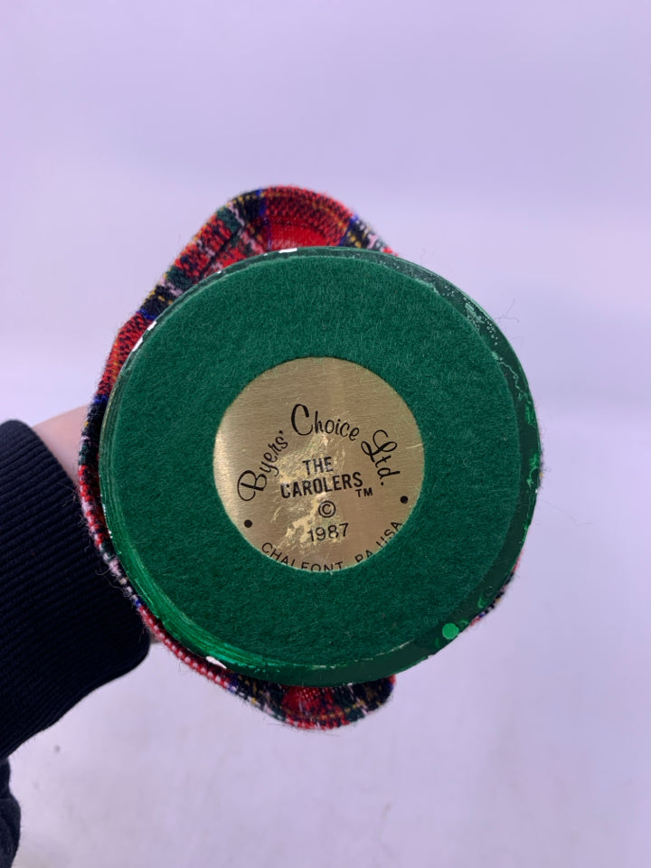 WOMAN CAROLER W/ TAN HAT RED BOW 1987 BYERS' CHOICE.