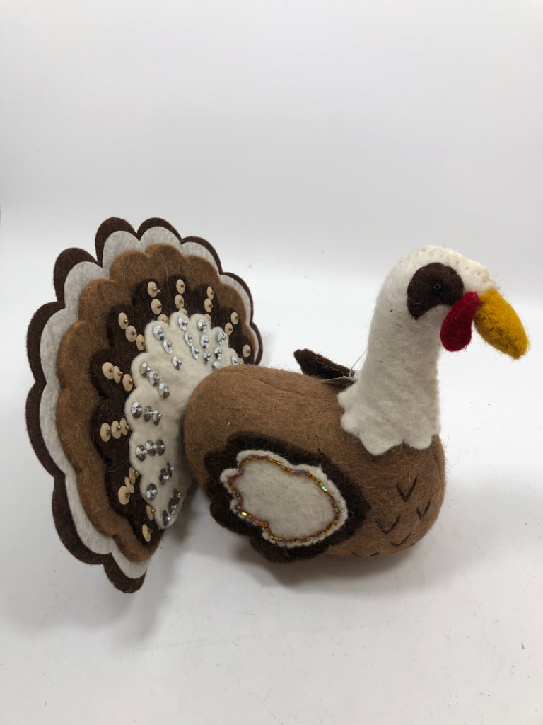 SEQUINS & FELT TURKEY.