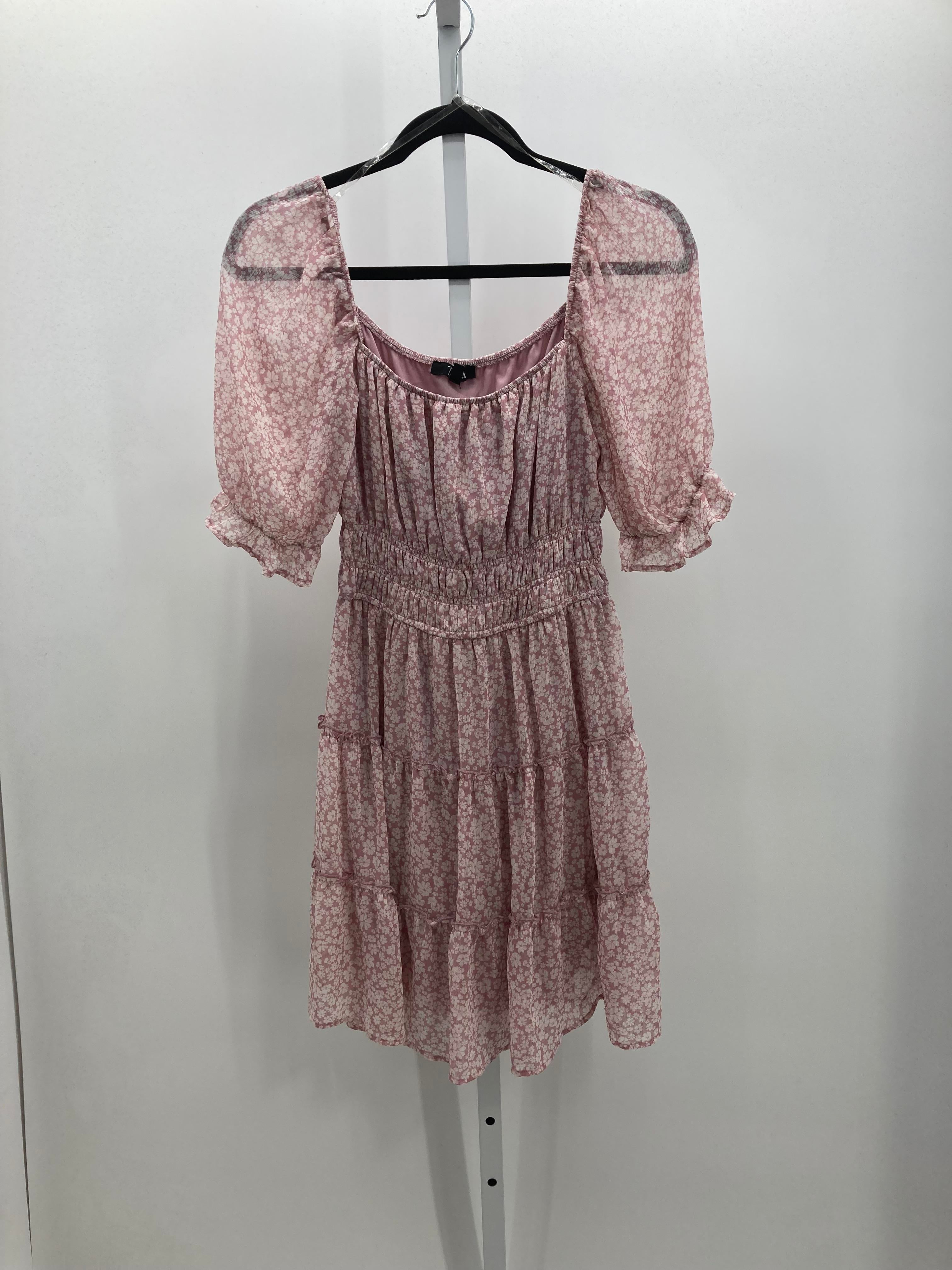 Trixxi Size Medium Juniors Short Sleeve Dress
