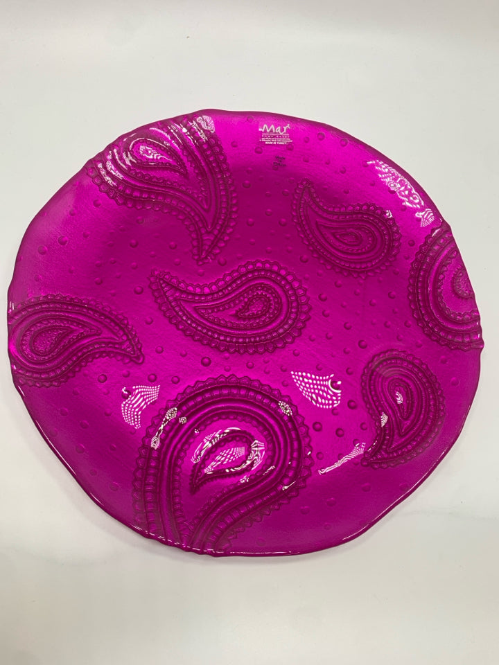 FUCHSIA GLASS PLATE W/PAISLEY PATTERN.