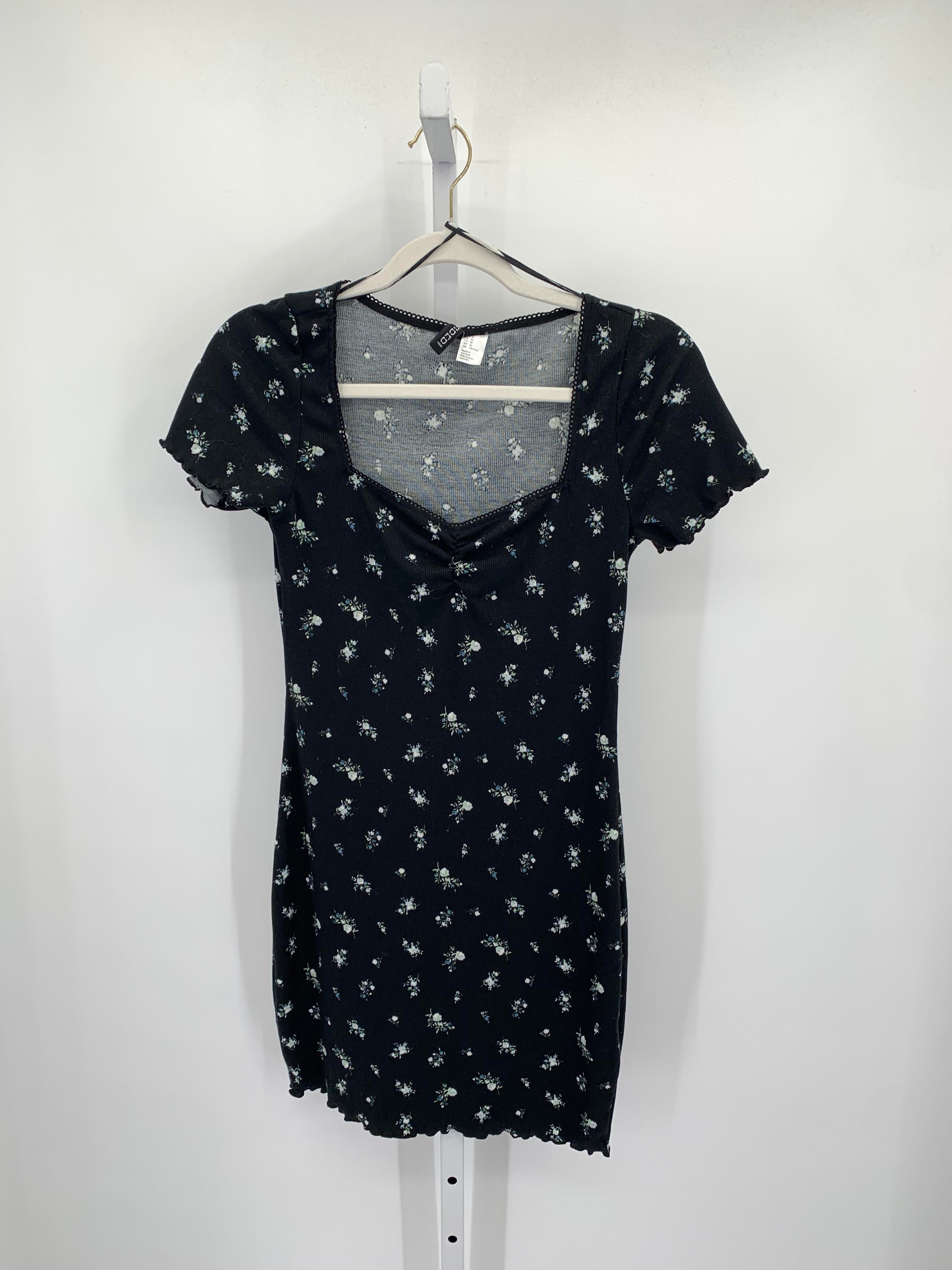 Divided Size Medium Juniors Short Sleeve Dress