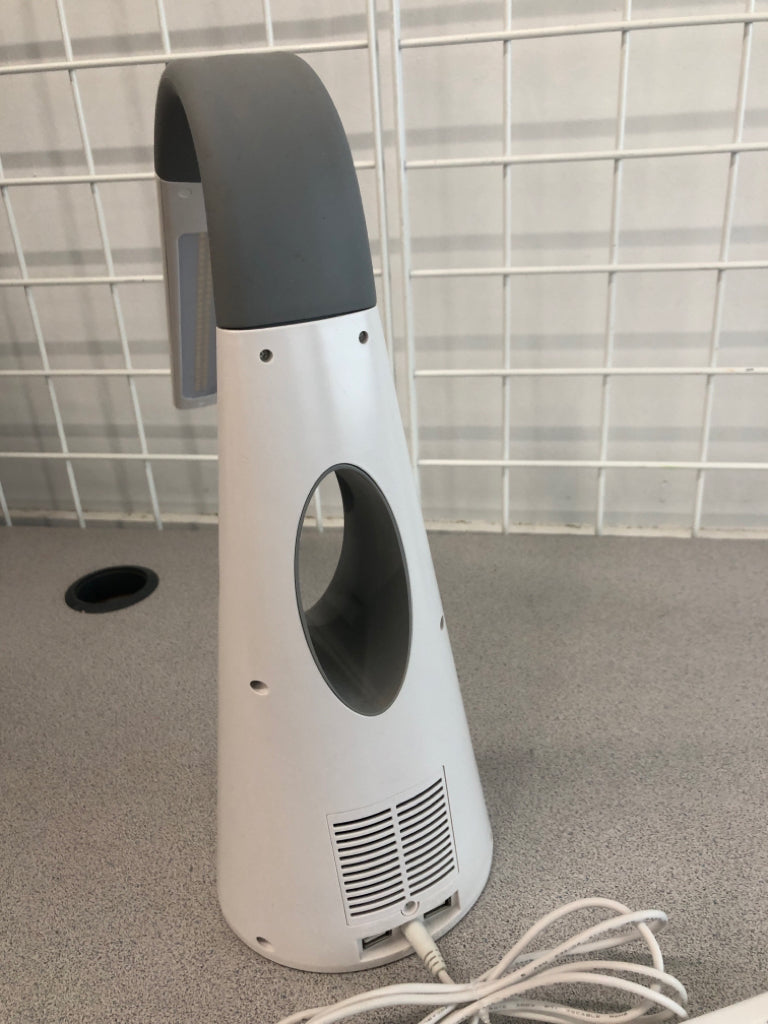LED DESK LAMP W/FAN.