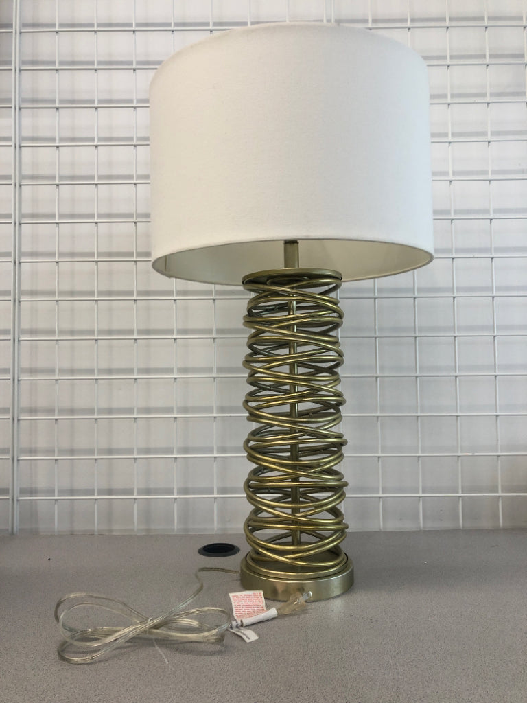 GOLD SWIRL BASE TABLE LAMP.