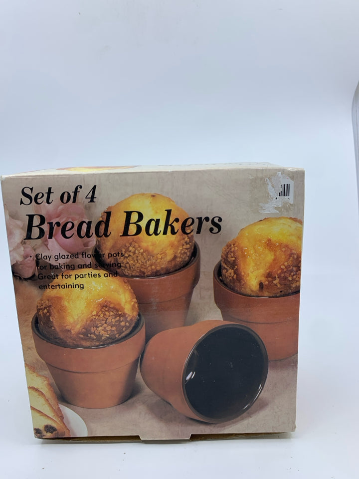 NIB SET OF 4 BREAD BAKERS POTS