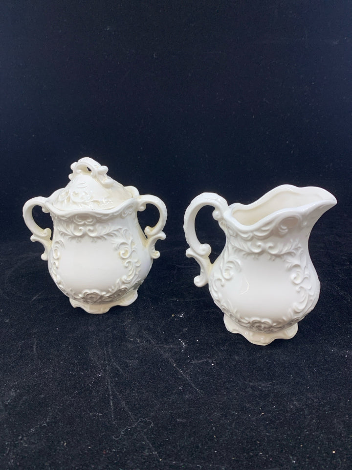 WHITE CERAMIC SUGAR & CREAMER SET.