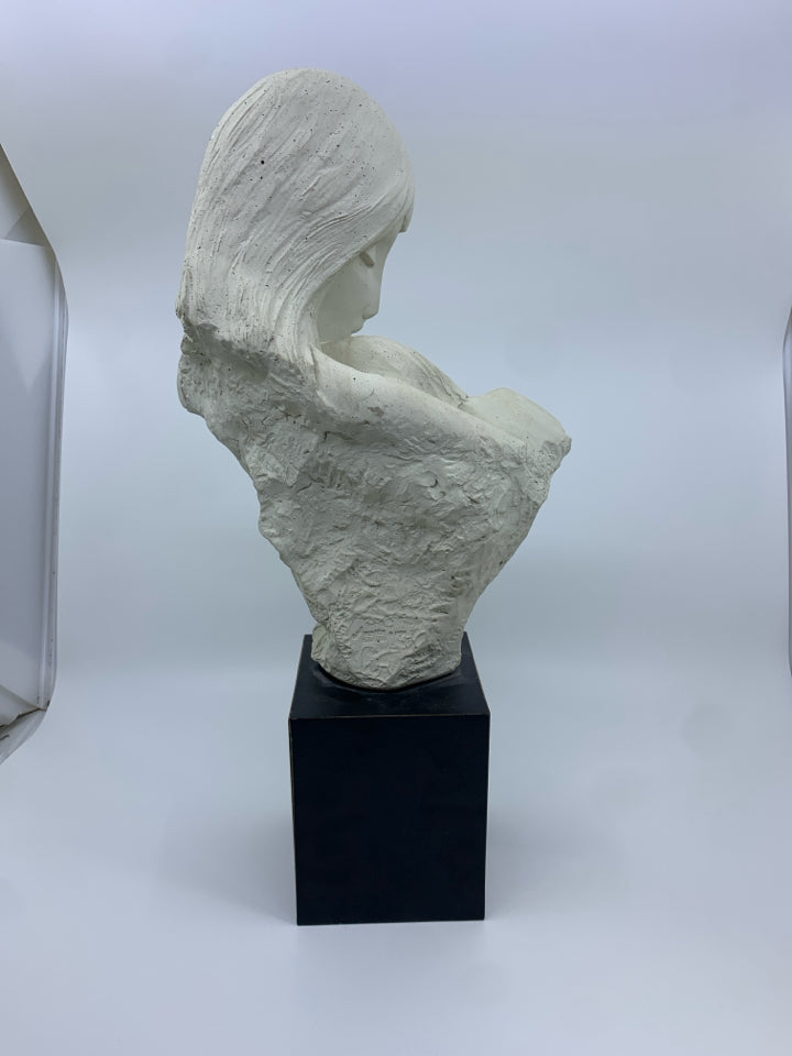 HEAVY MOM AND CHILD STATUE ON BLACK BASE.