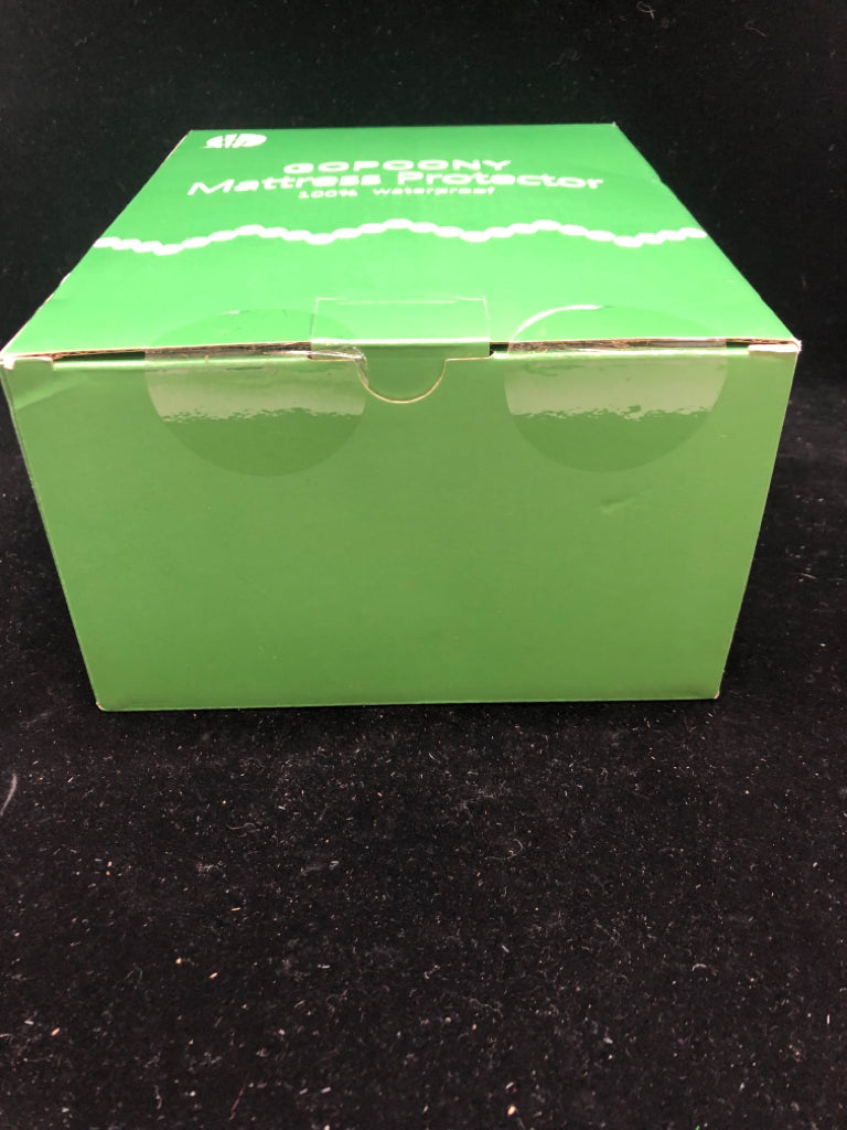 NIB TWIN MATTRESS PROTECTOR