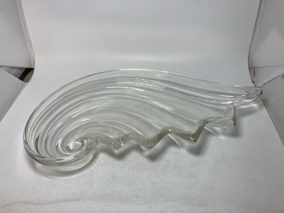 CLEAR LARGE HEAVY SWIRL SERVING BOWL.