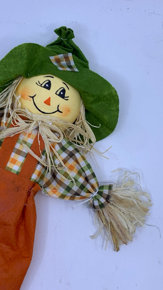 GREEN HAT SCARECROW STAKE.