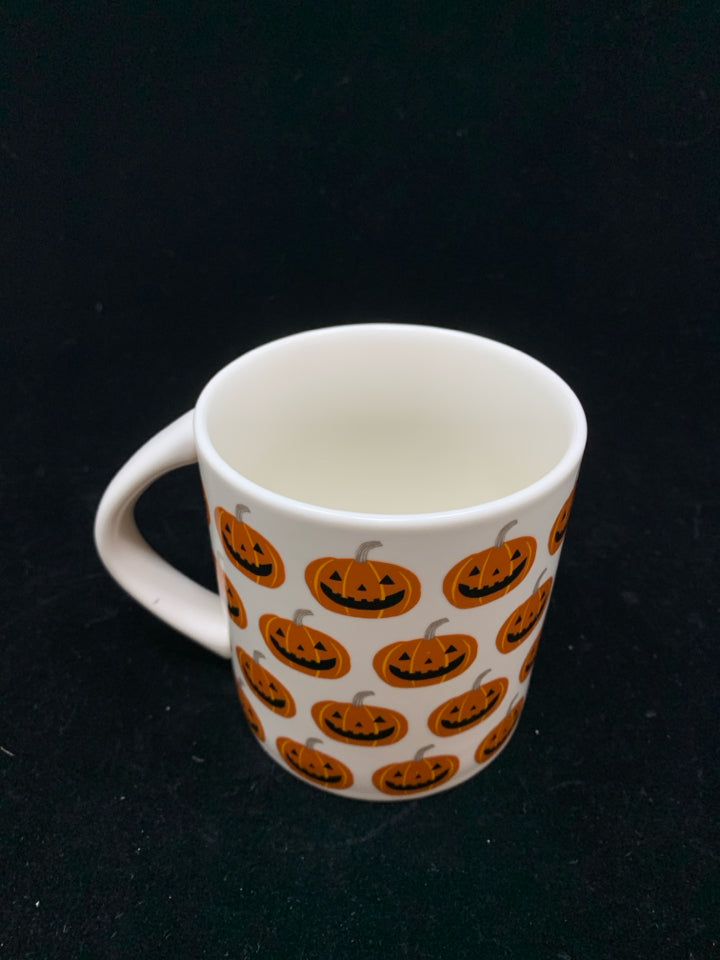 JACK-O-LANTERN HAPPY HALLOWEEN MUG.