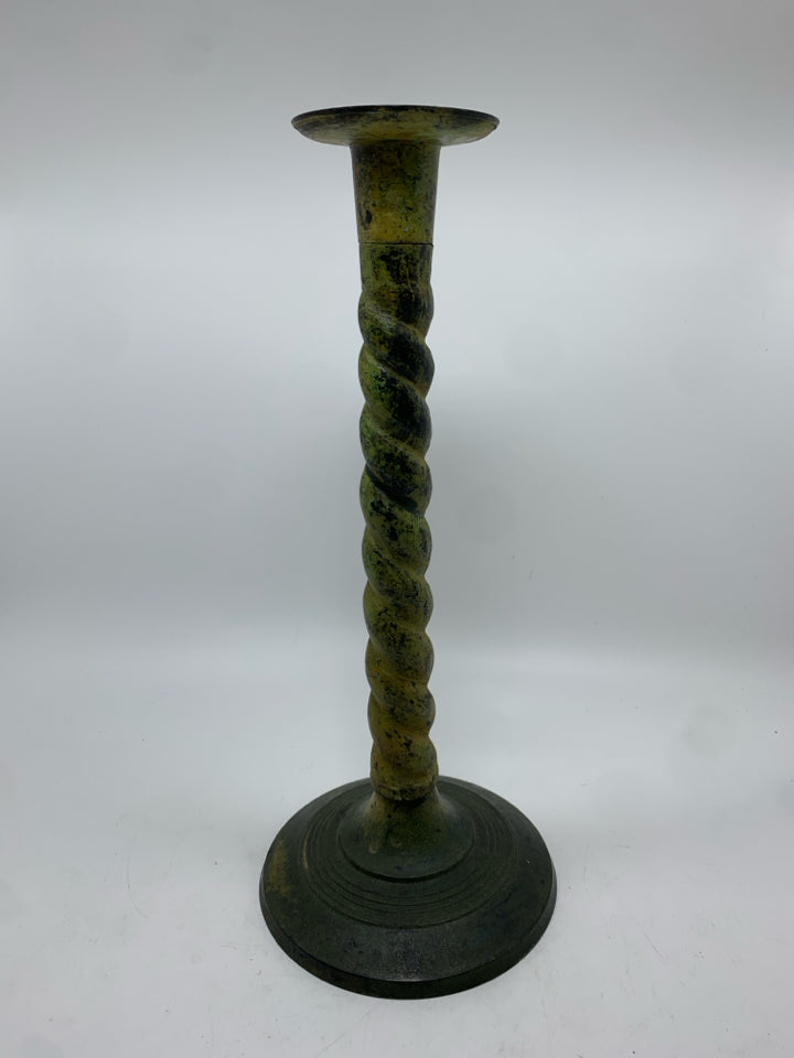 GREEN METAL TAPER CANDLESTICK HOLDER.