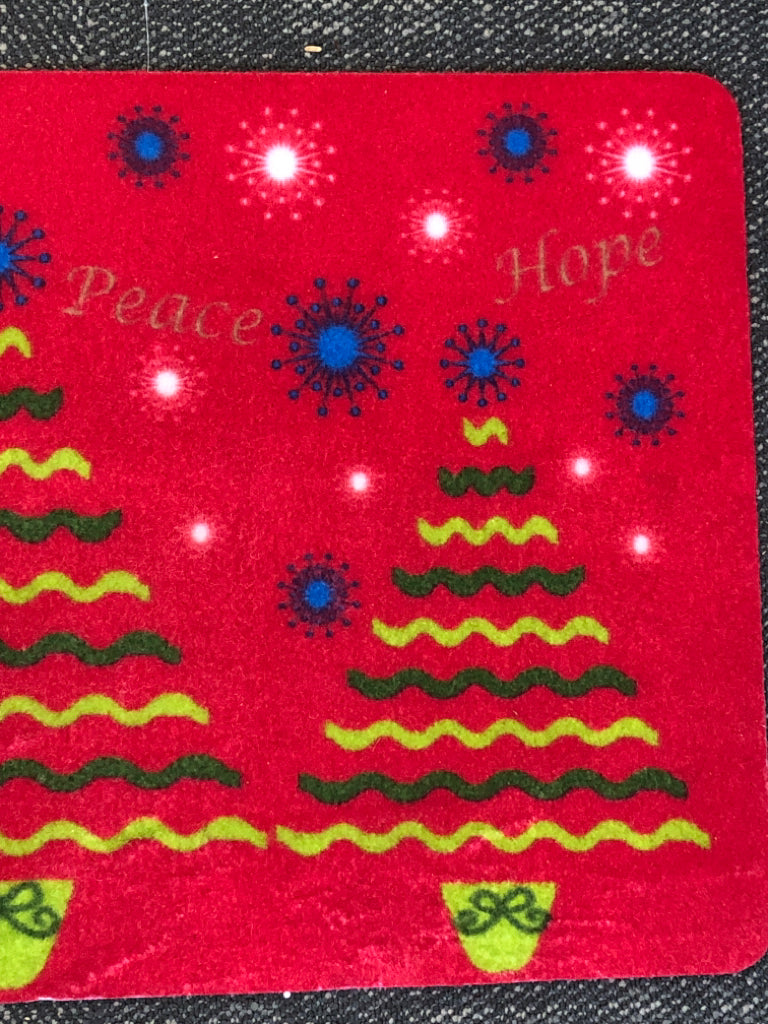 RED AND GREEN CHRISTMAS TREE WELCOME MAT.