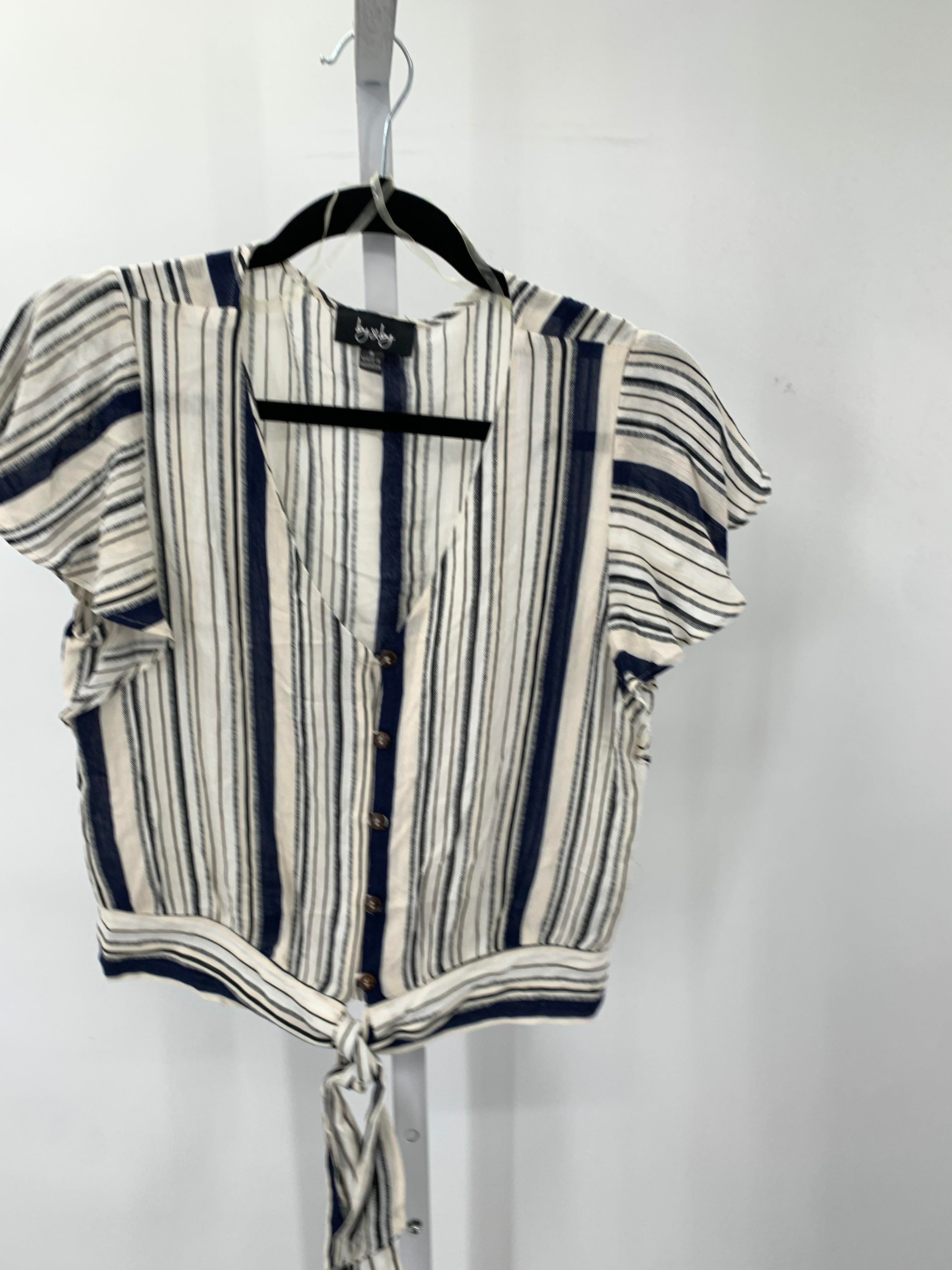 By & By Size Small Juniors Short Sleeve Shirt