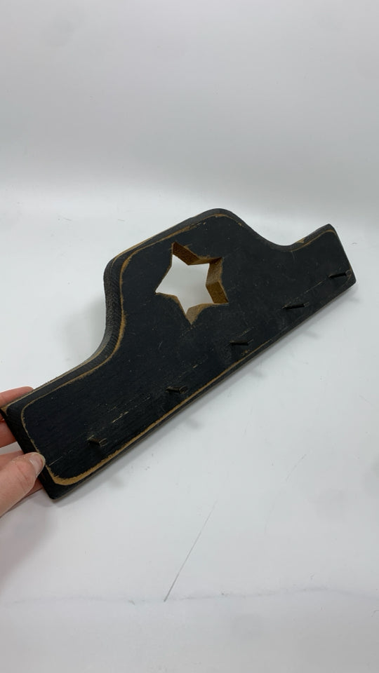 STAR CUTOUT PRIMITIVE WOOD KEY HOOK.