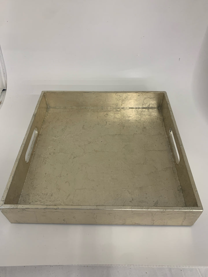 SILVER METALLIC SQUARE TRAY W HANDLES.