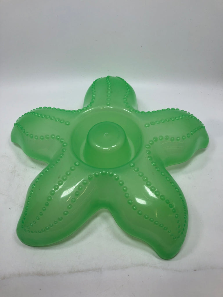 PLASTIC GREEN STARFISH CHIP/DIP SERVING TRAY.