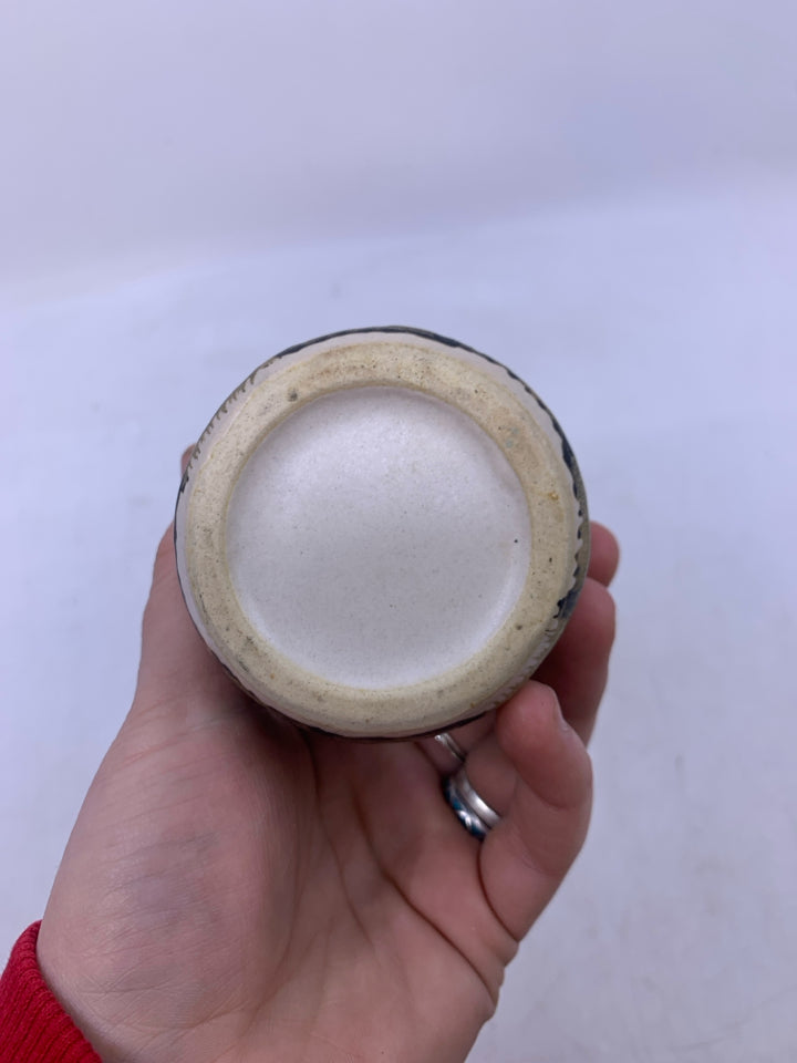 SMALL TEXTURED BUD VASE.