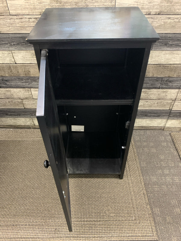 BLACK LINEN CABINET W 1 SHELF.