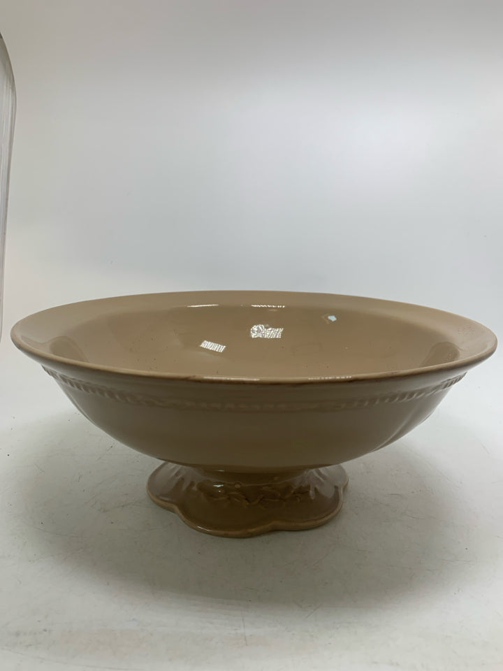 FOOTED CERAMIC BOWL W/ EMBOSSED DETAILS BEADED EDGE.