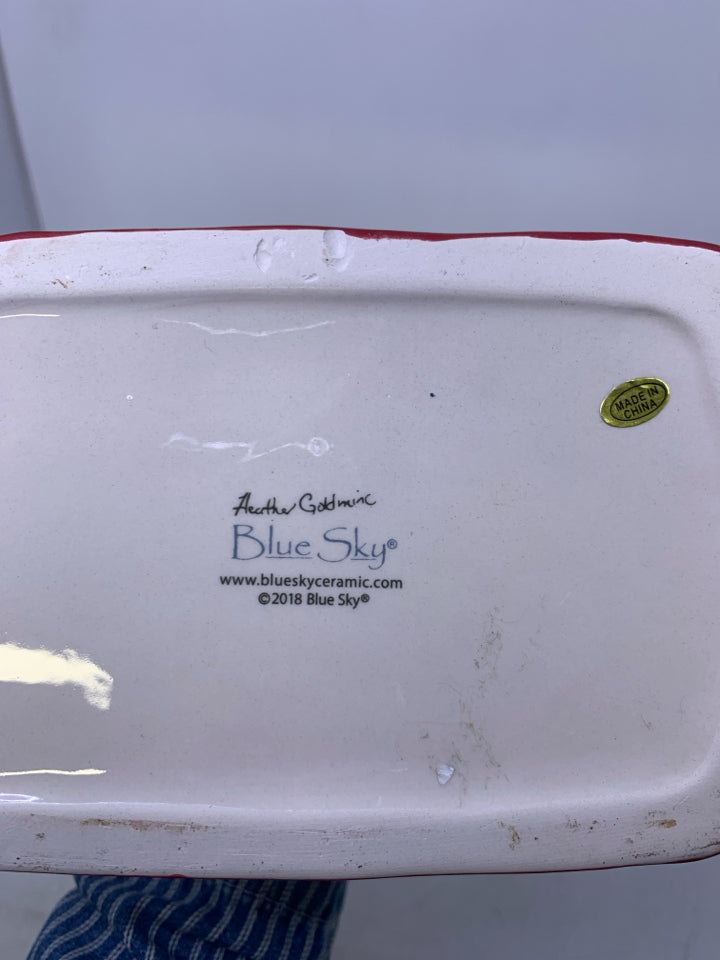 WHITE KITTENS ON SLED TEA POT.