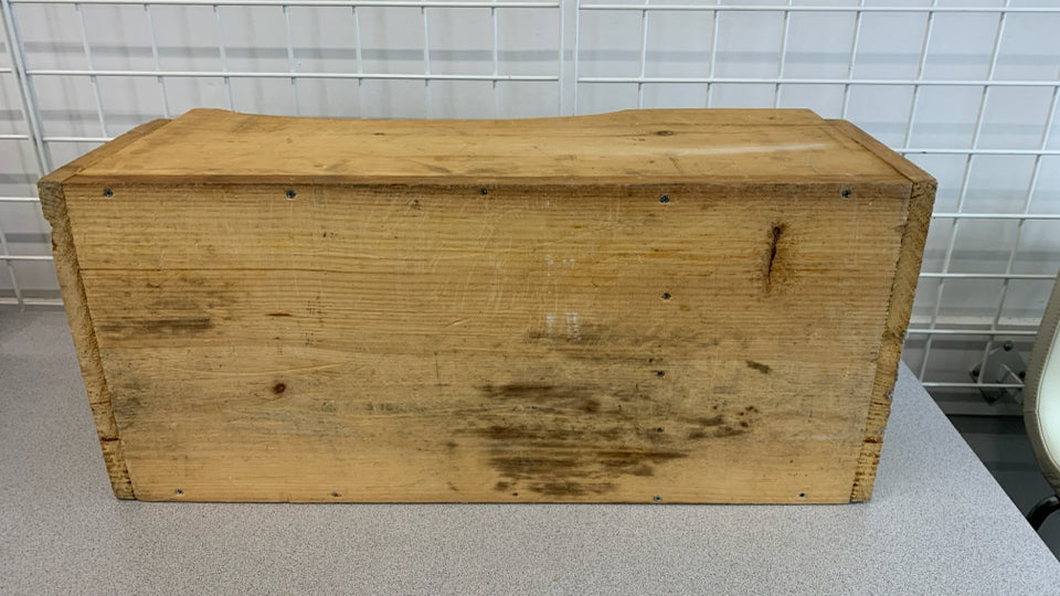 VTG UNFINISHED WOODEN TOOL BOX.