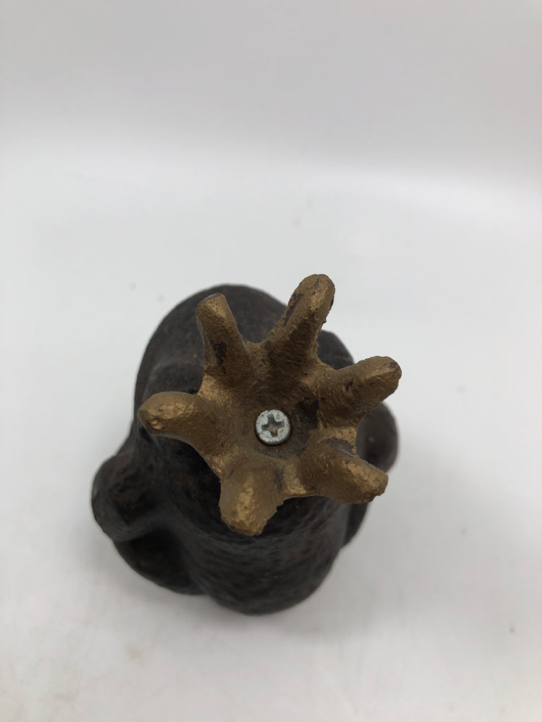 HEAVY FROG W/CROWN DOOR STOP.