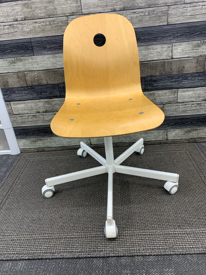 FAUX WOOD ROLLING DESK CHAIR.