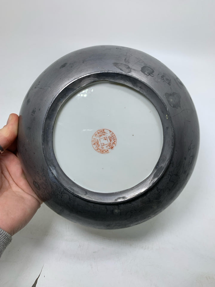 ASIAN STYLE METAL COVER OUTSIDE COLORFUL CATCH ALL.