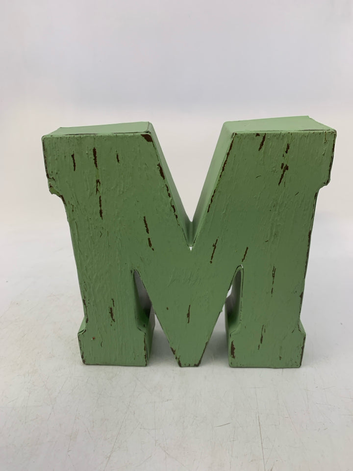 METAL GREEN DISTRESSED MONOGRAM M.
