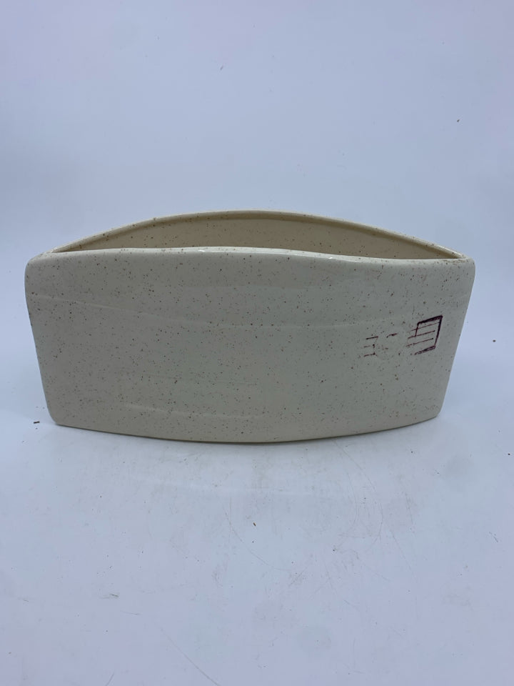 WHITE SPECKLED CERAMIC ENVELOPE SHAPED PLANTER.