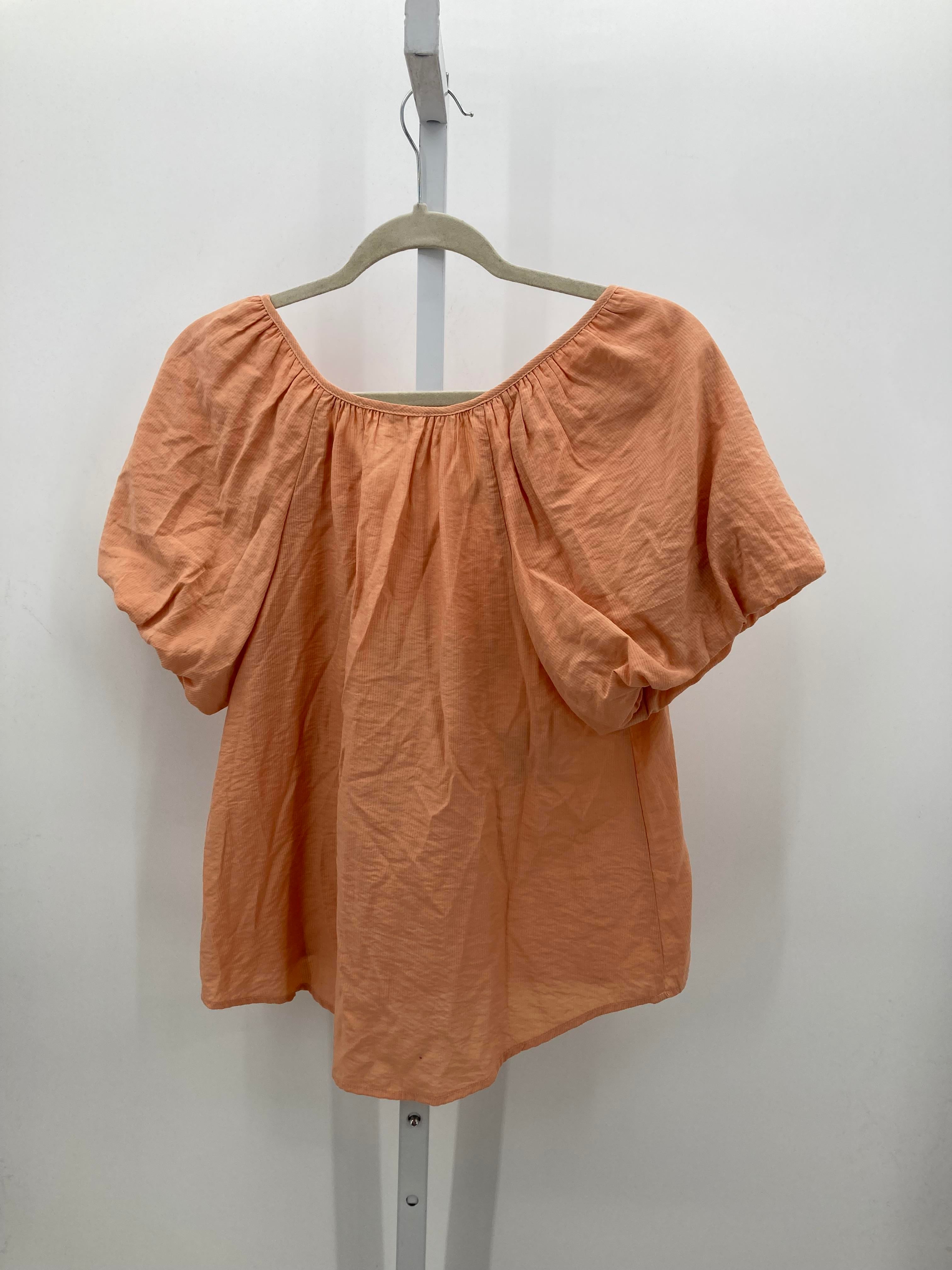 Size Medium Misses Short Sleeve Shirt