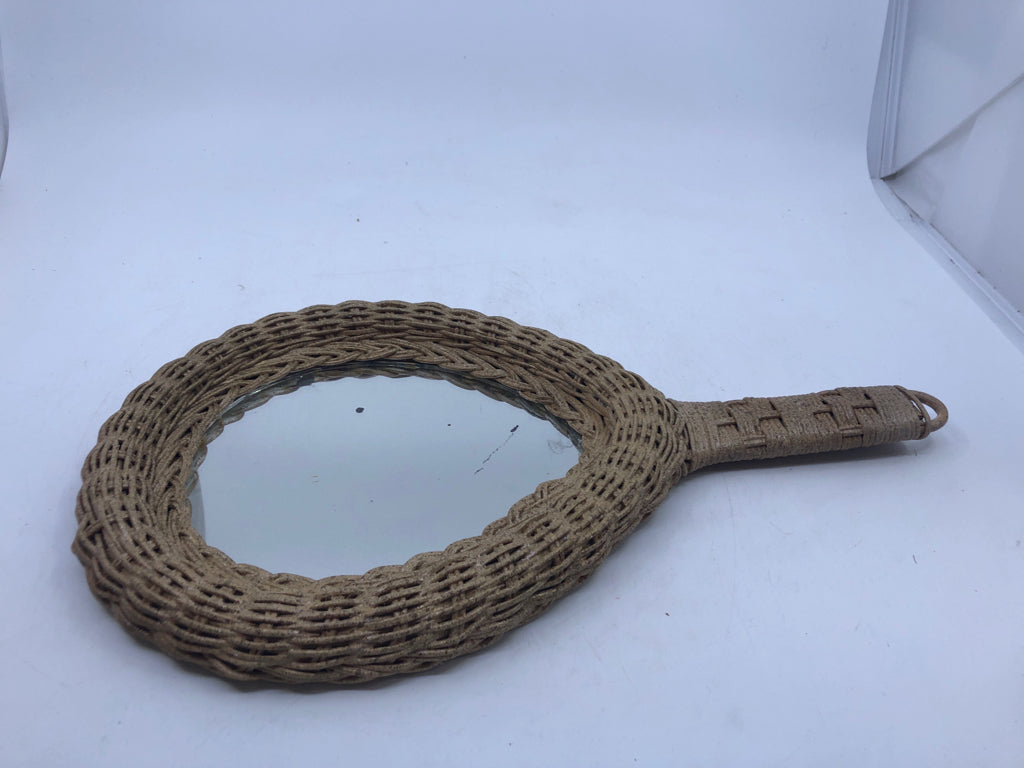 VTG TAN WICKER WALL HANGING MIRROR.