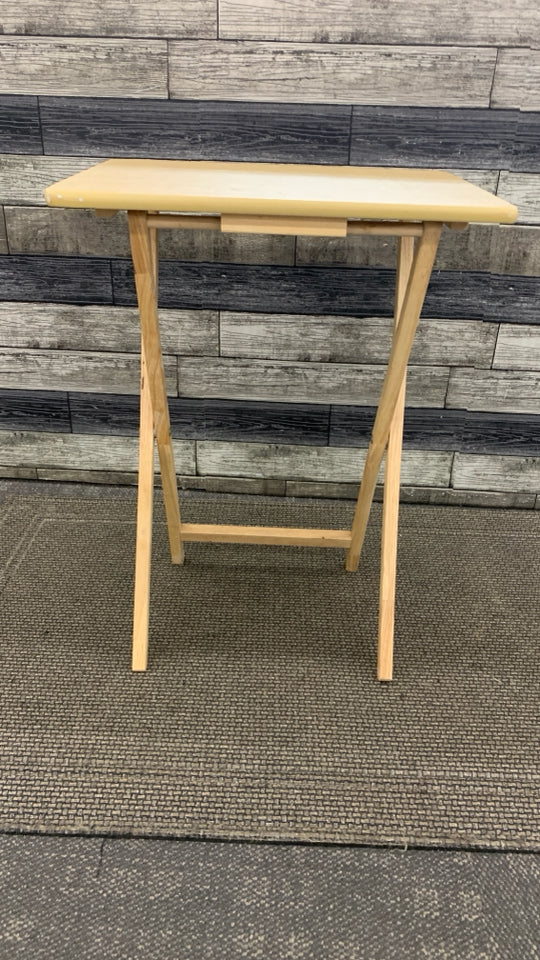 BLONDE WOOD TV TRAY.