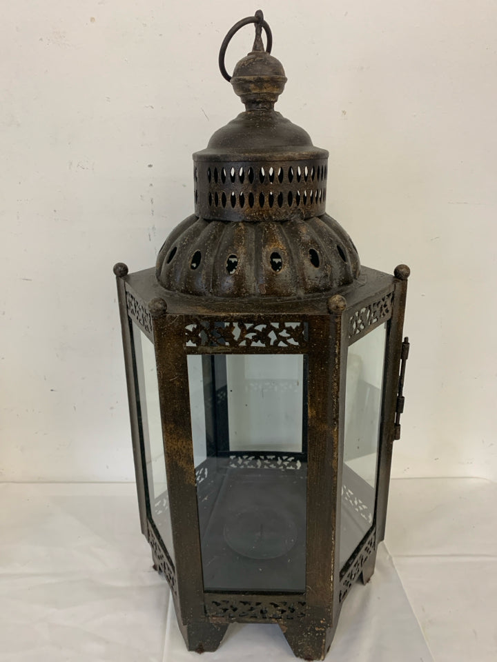 CAST IRON HEAVY LANTERN.