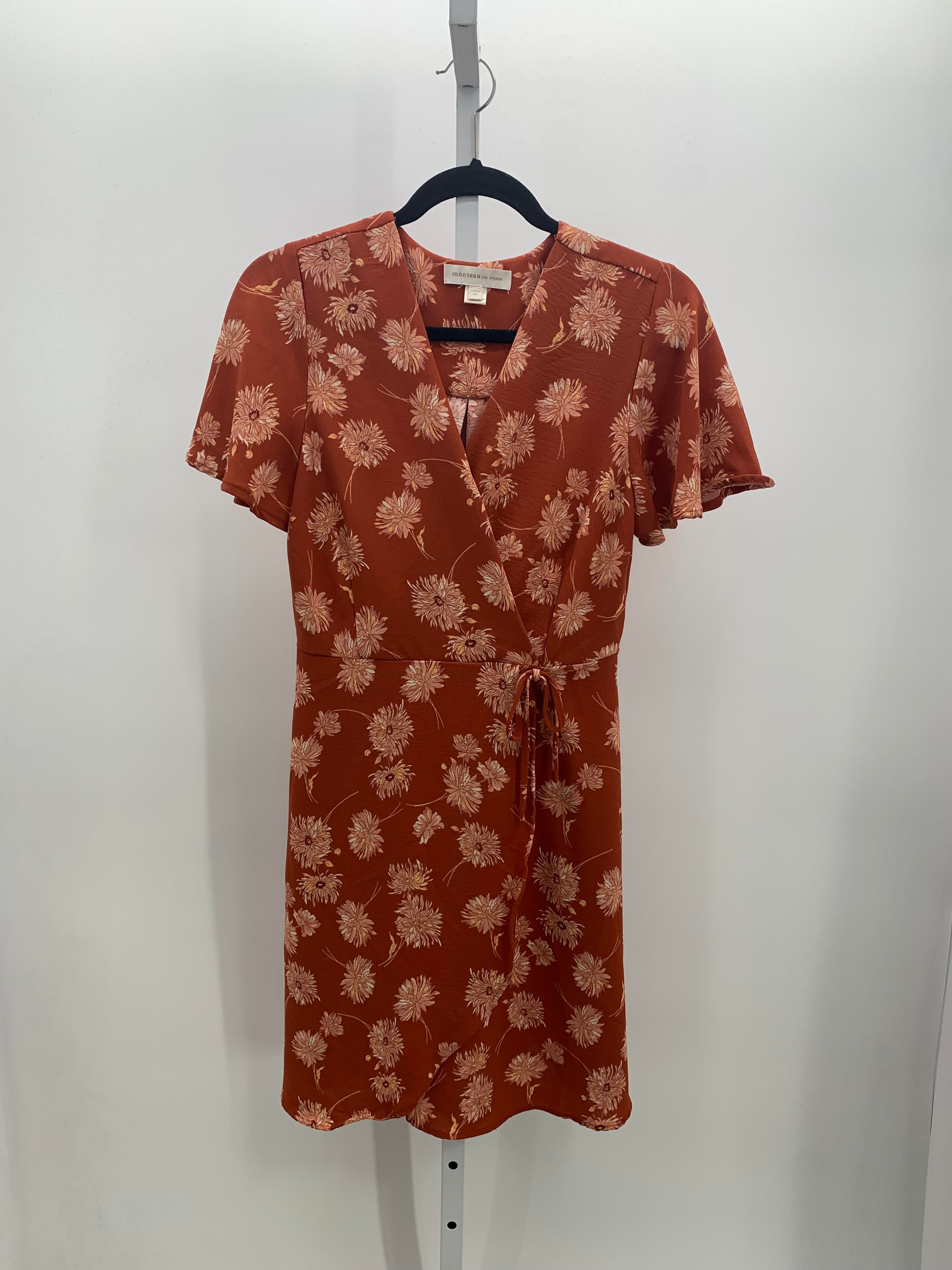 monteau Size Medium Misses Short Sleeve Dress