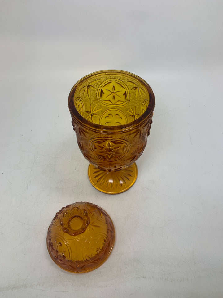 VTG FOOTED STAR PATTERN OVAL COVERED CANDY DISH.