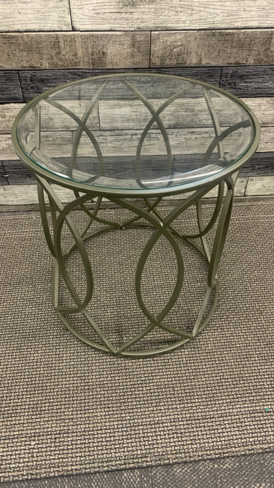 2PC ROUND GLASS STACKING TABLES W/METAL LEGS.