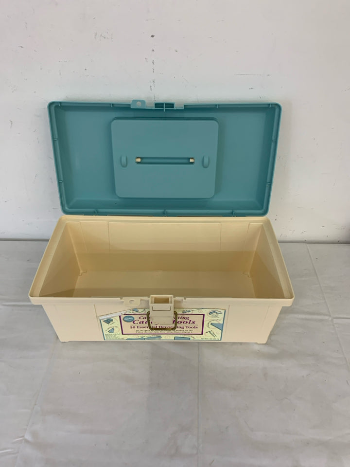 VTG WILTON CAKE DECORATING CADDY.