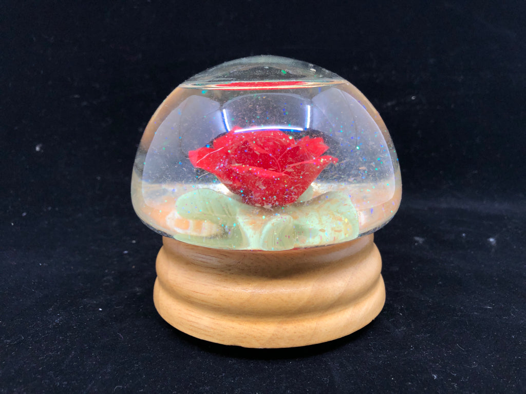 MUSIC BOX COMPANY ROSE SHORT SNOW GLOBE.