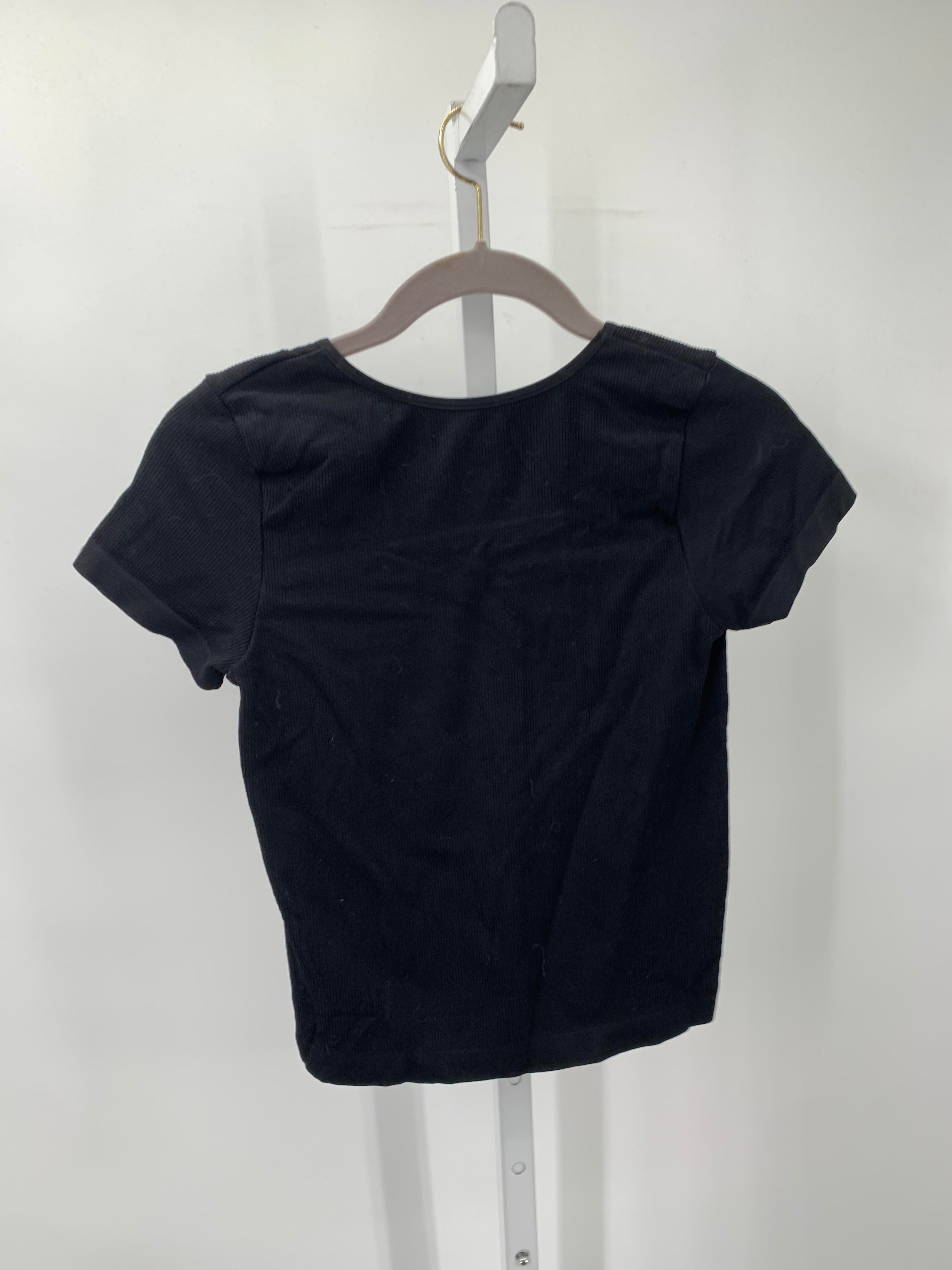 Size Medium Juniors Short Sleeve Shirt