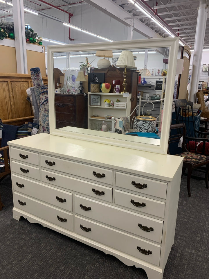 WHITE 10 DRAWER DRESSER W/ MIRROR.