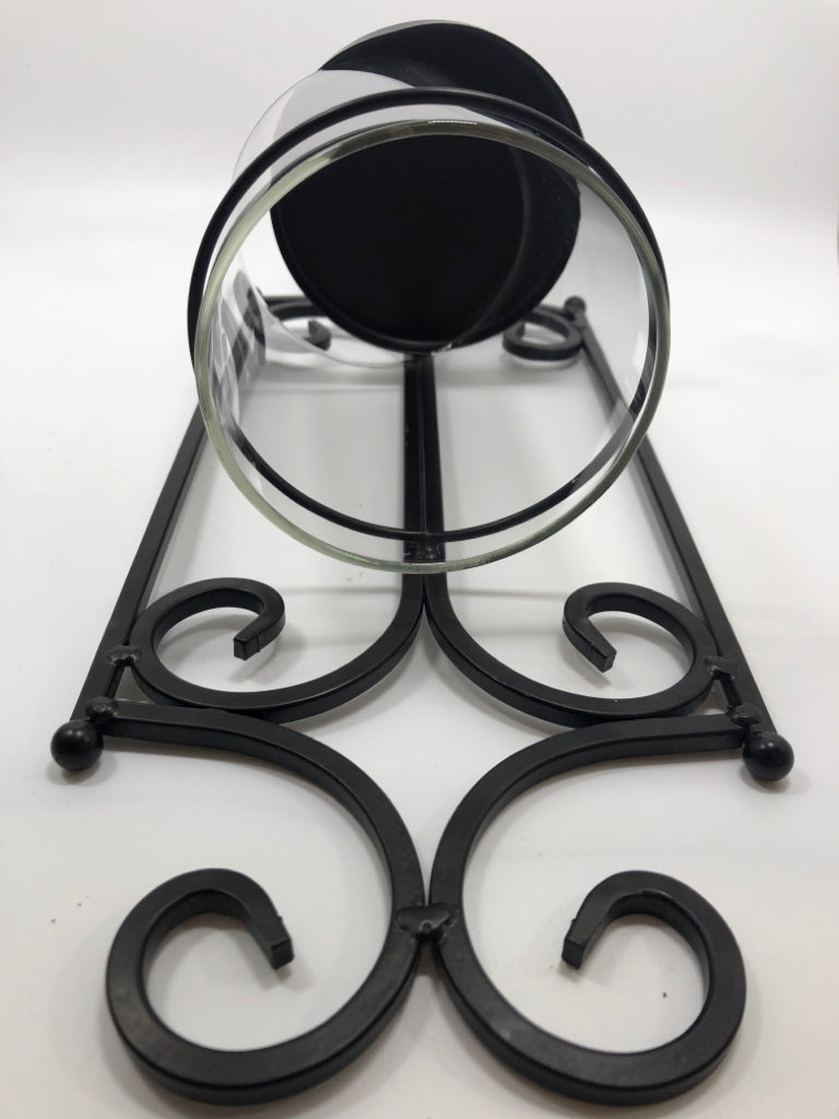 2 METAL SCROLL WALL SCONCE CANDLE HOLDER.