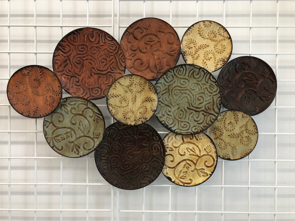 COLORFUL METAL CIRCLE WALL-HANGING.