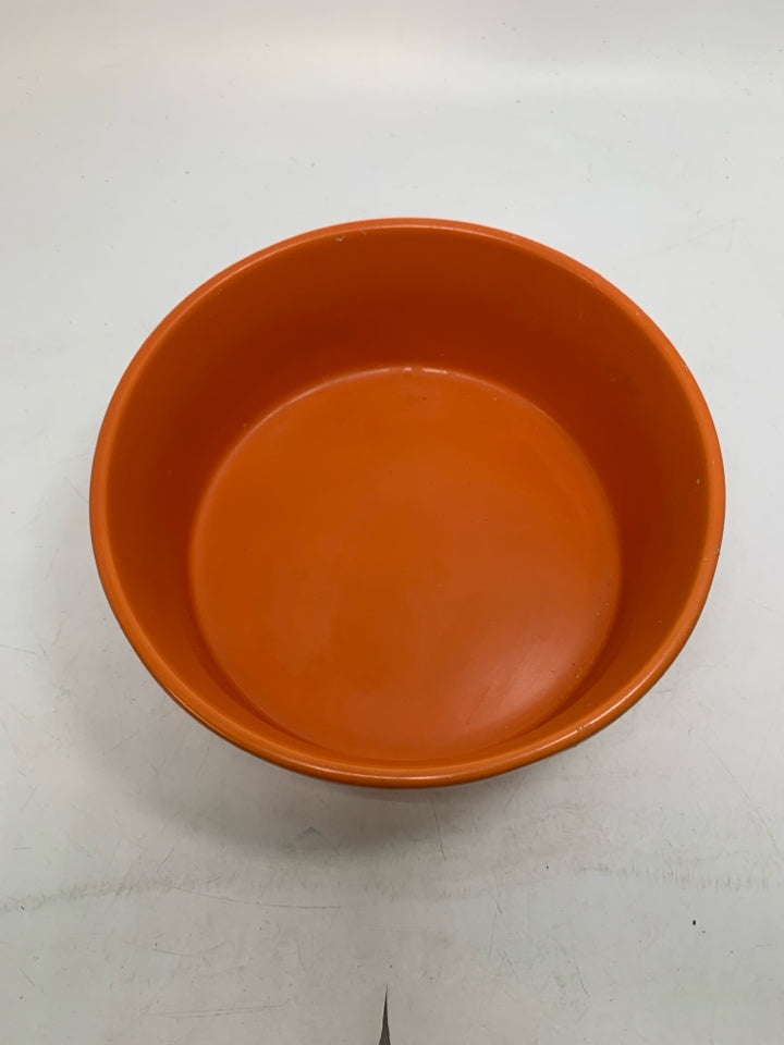 ORANGE RAE DUNN SCARY CUTE LARGE DOG BOWL/ 3.