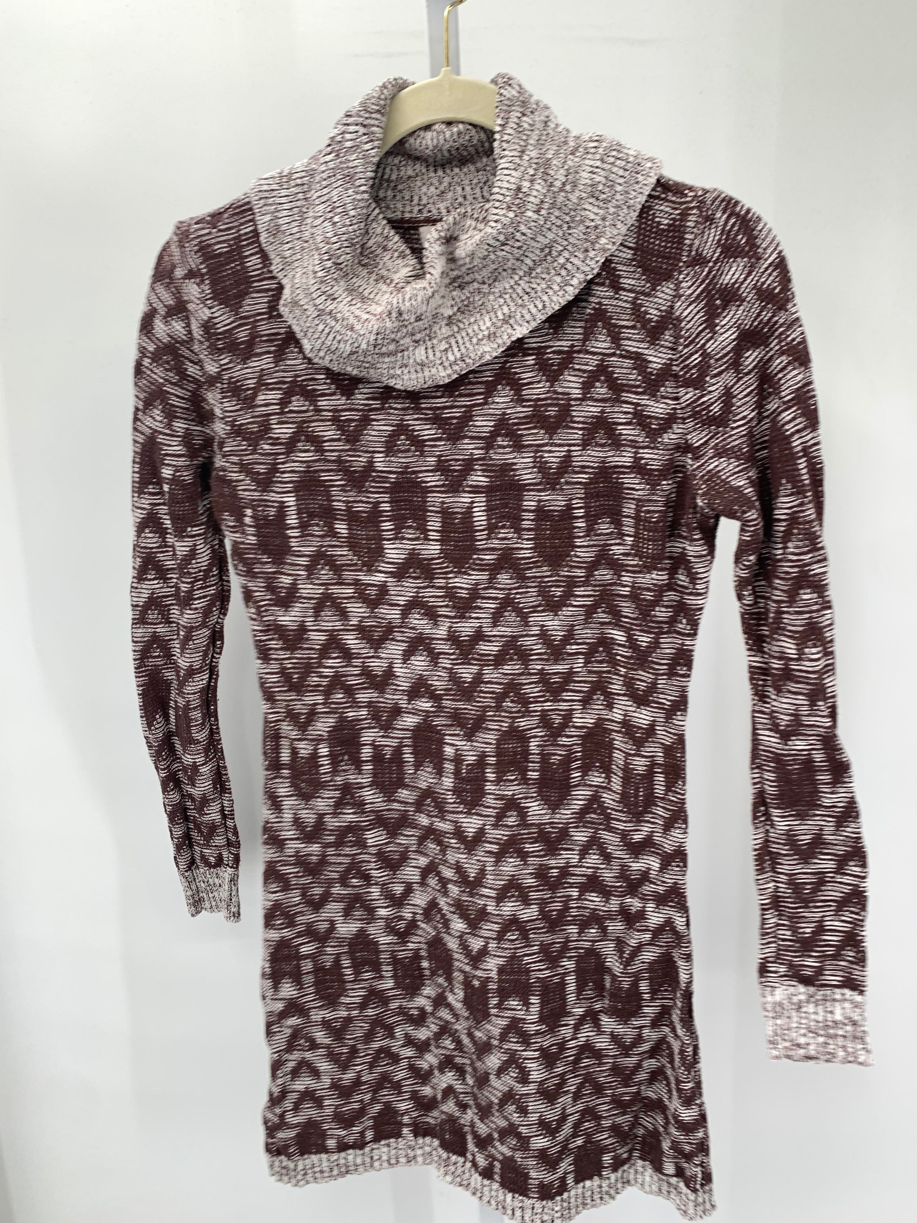 Charming Charlie Size Medium Juniors Long Sleeve Sweater