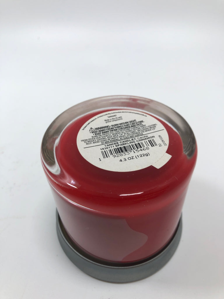 SPARKLING CINNAMON YANKEE CANDLE.