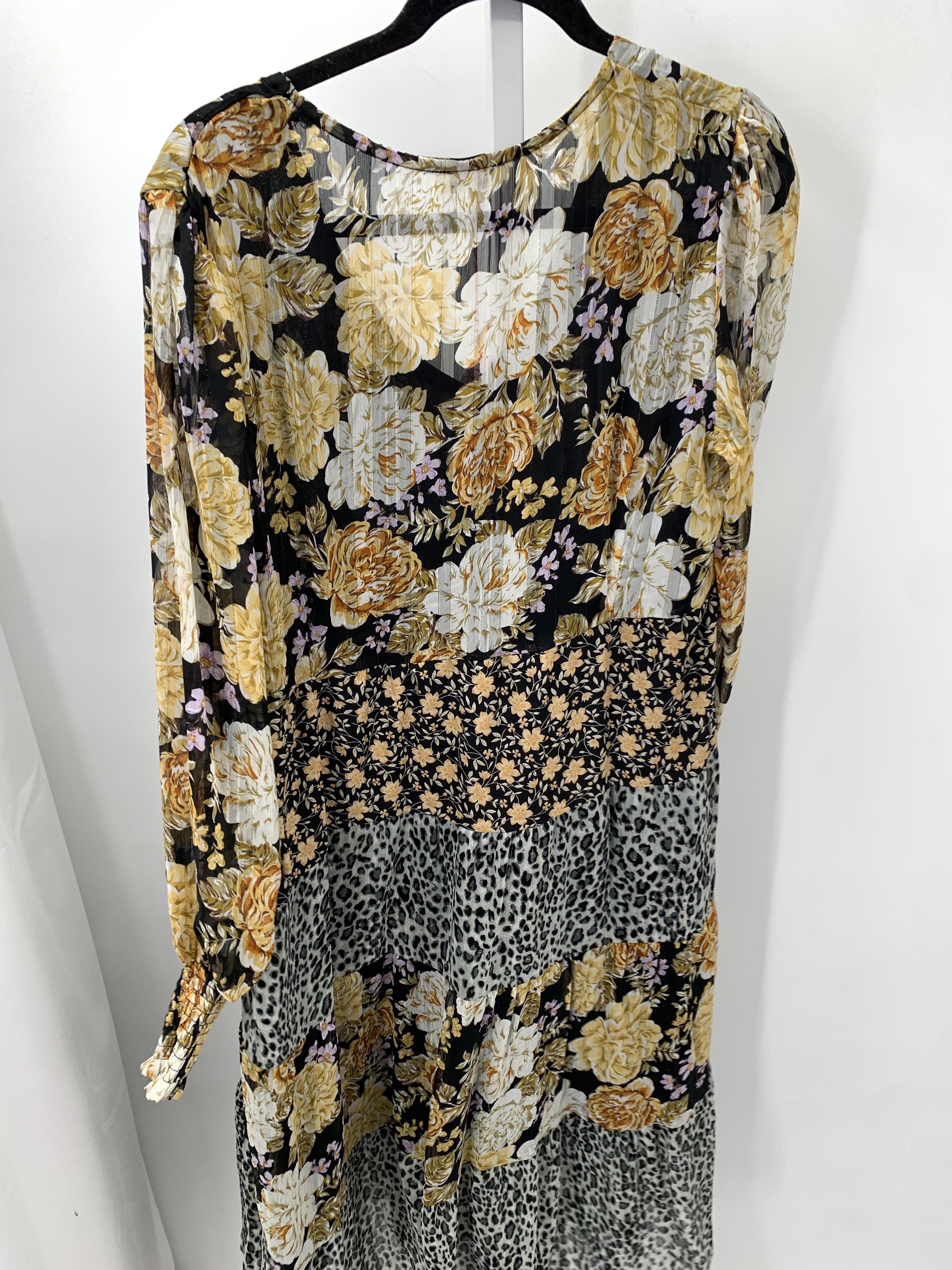 um Gee Size Medium Misses Long Sleeve Dress