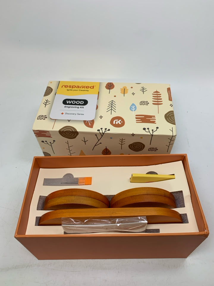 NIB WOOD ENGRAVING KIT.