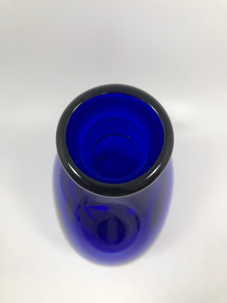 COBALT BLUE GLASS VASE.